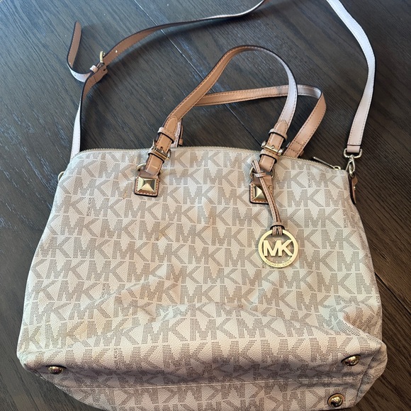 Lightly loved Michael Kors Bag - Picture 1 of 4